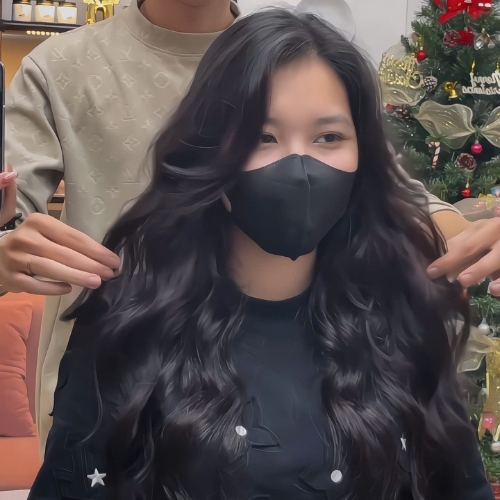 Women's hair services at Song Toàn Hair Salon
